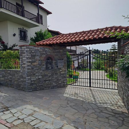 Sundays Family House/Studio นิกิติ ภายนอก รูปภาพ