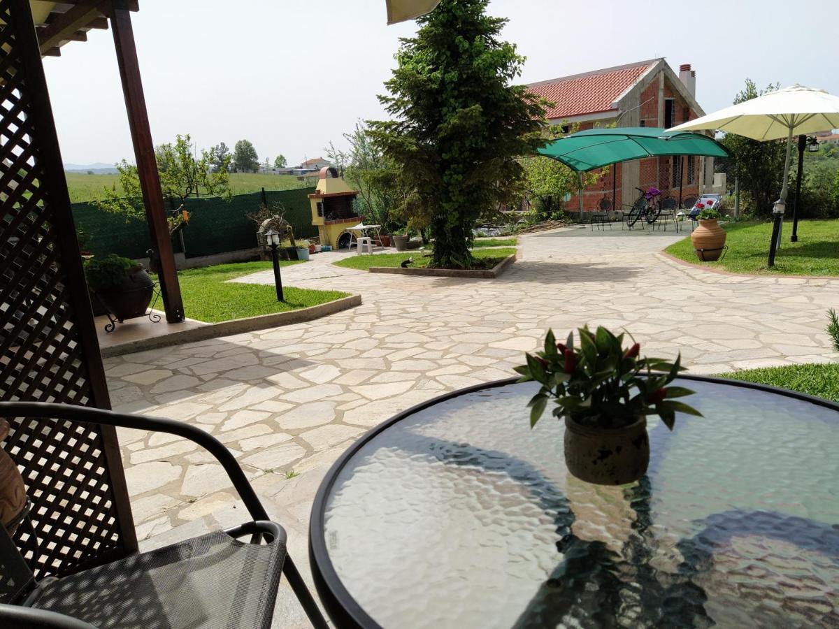 Sundays Family House/Studio นิกิติ ภายนอก รูปภาพ